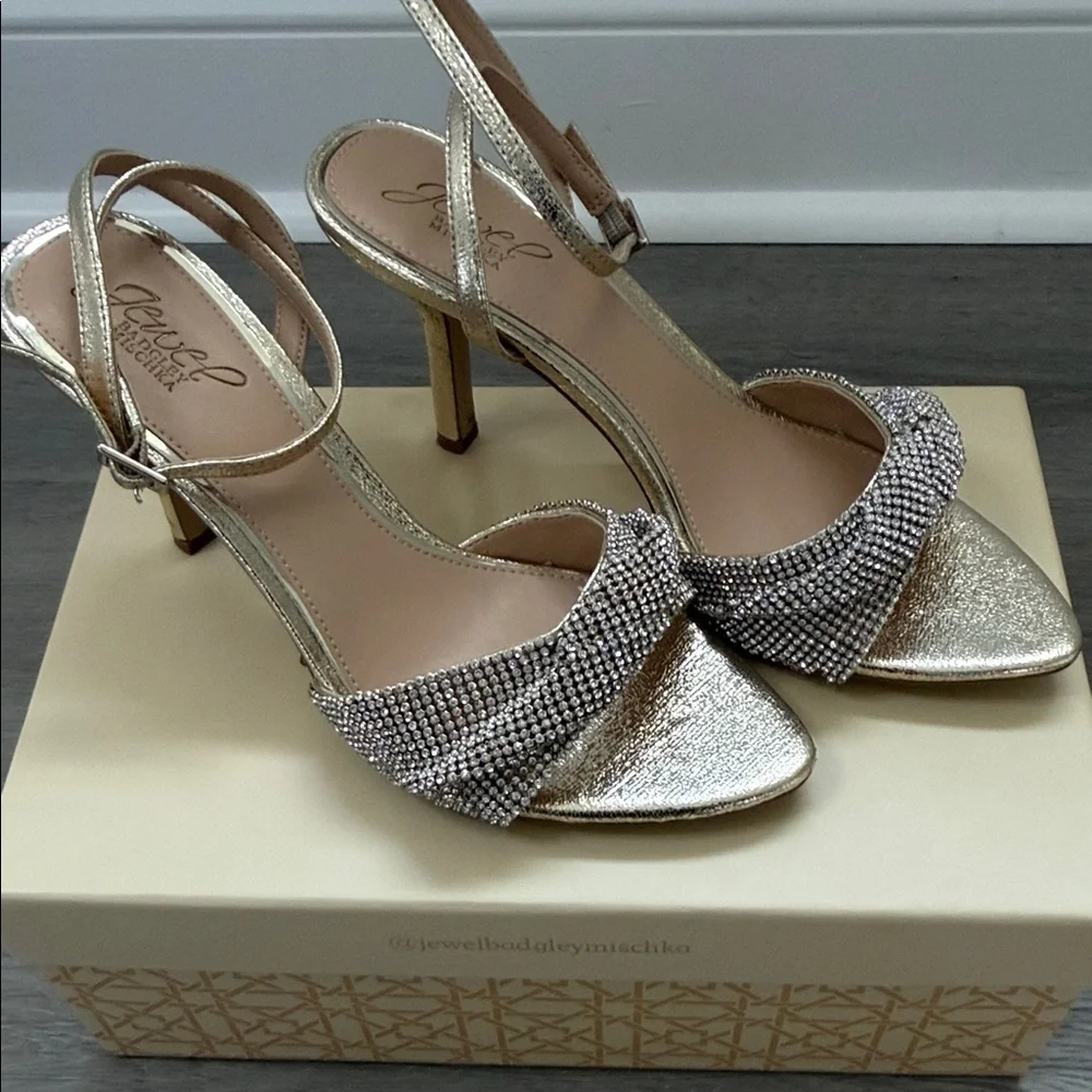 Badgley Mischka Gold and Silver Strappy Heels size 8